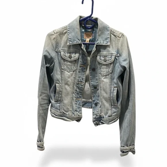 Abercrombie & Fitch Vintage 92 Distressed Denim Jean Jacket Size S